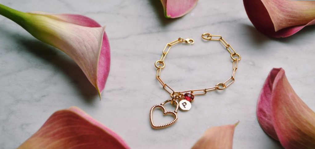 heart charm bracelet with flowers 